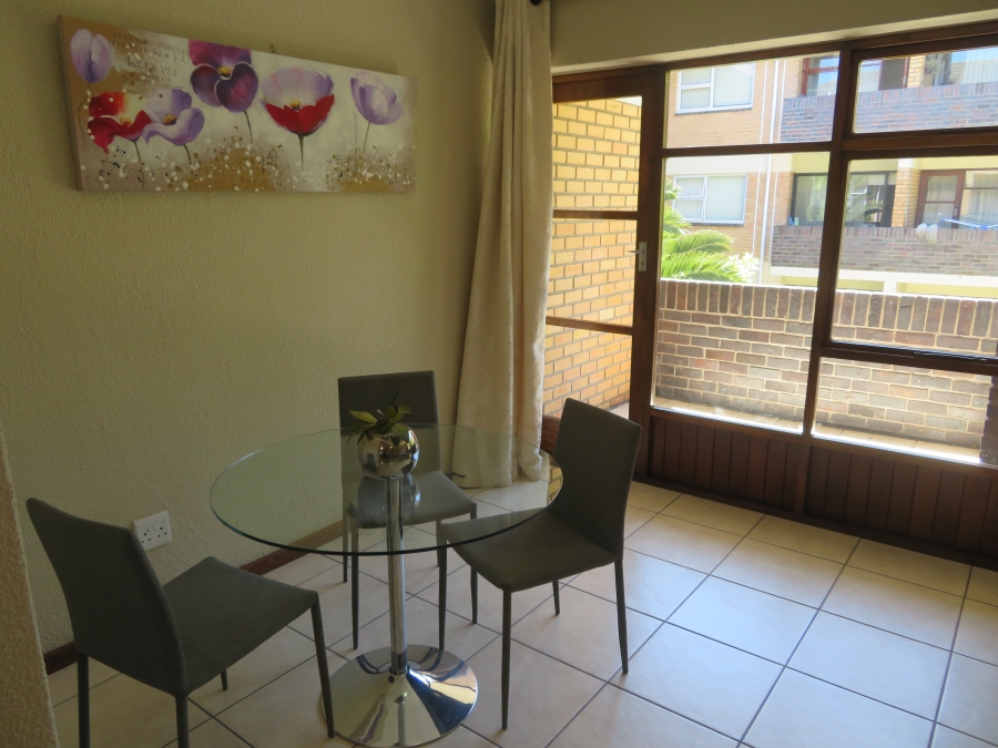 To Let 2 Bedroom Property for Rent in Kenilworth Western Cape